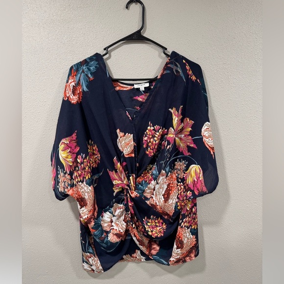 2/$15 Umgee Floral Blouse - Picture 4 of 8